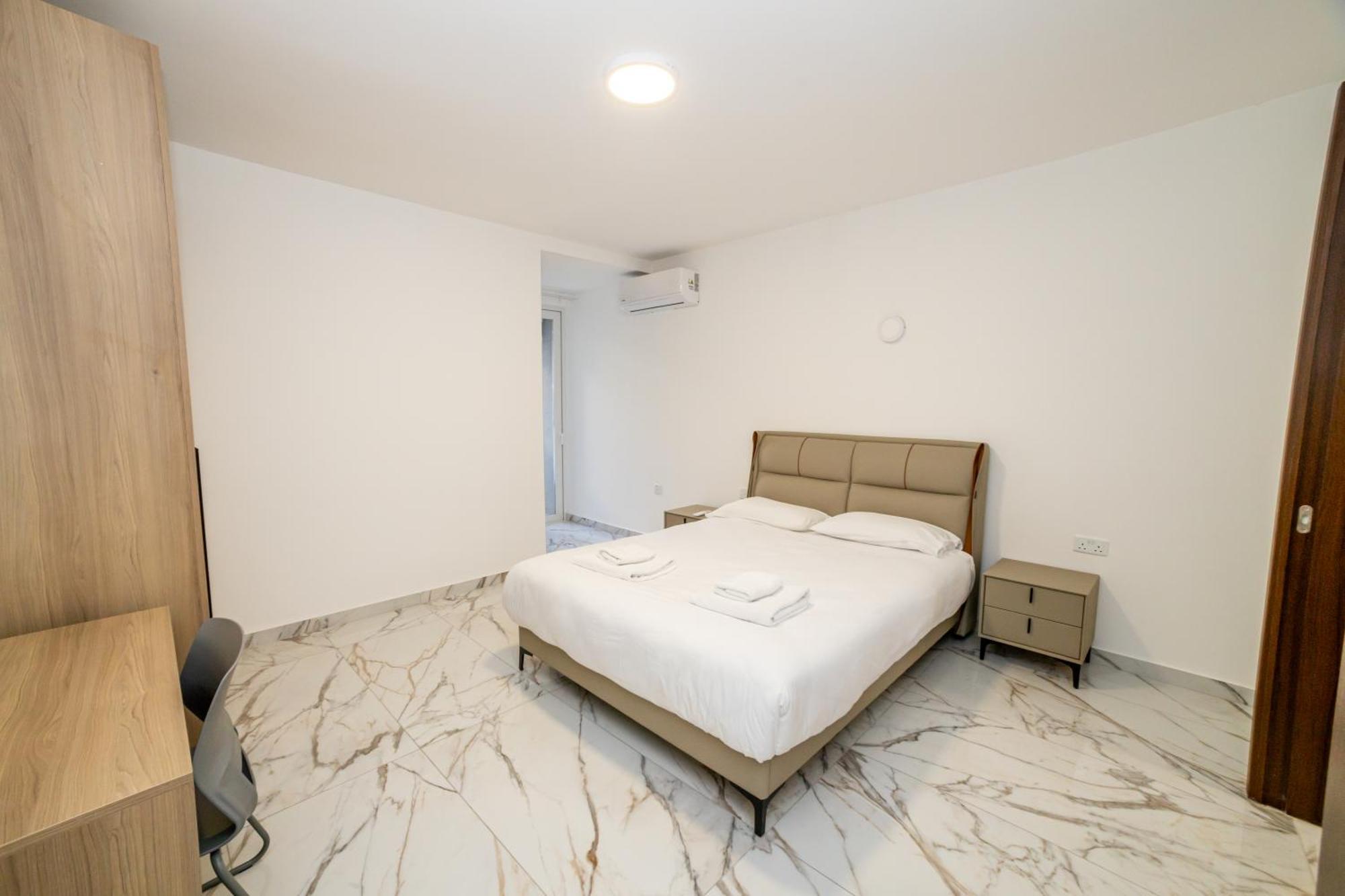 Charming 2-bedroom, 2-bathroom In Malta * St. Paul's Bay