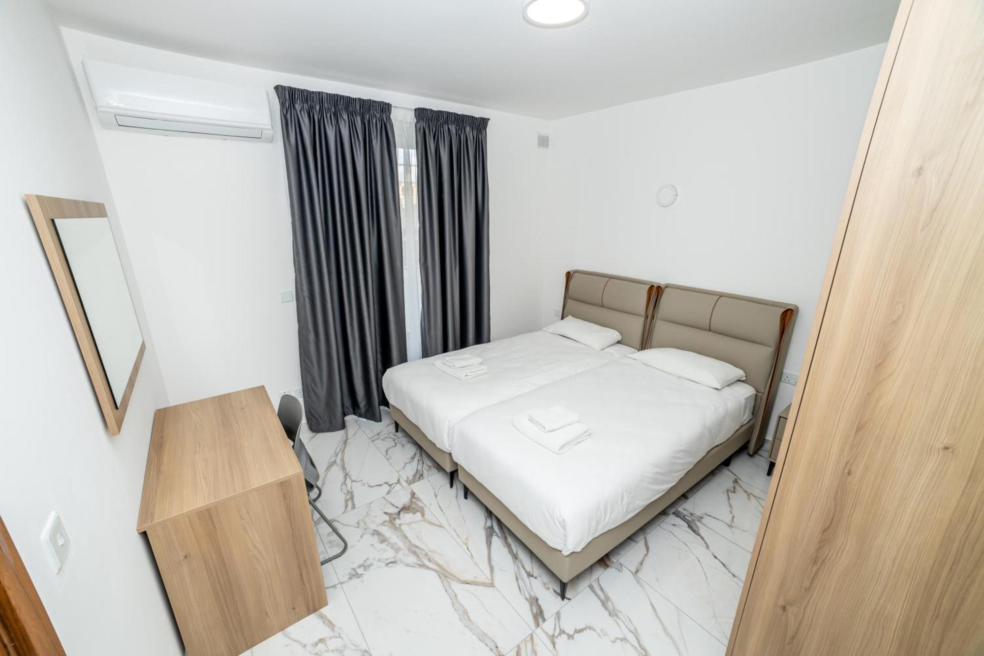 Charming 2-bedroom, 2-bathroom In Malta Apartament *